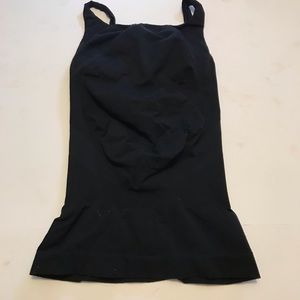 Blanqui maternity tank gently used :)